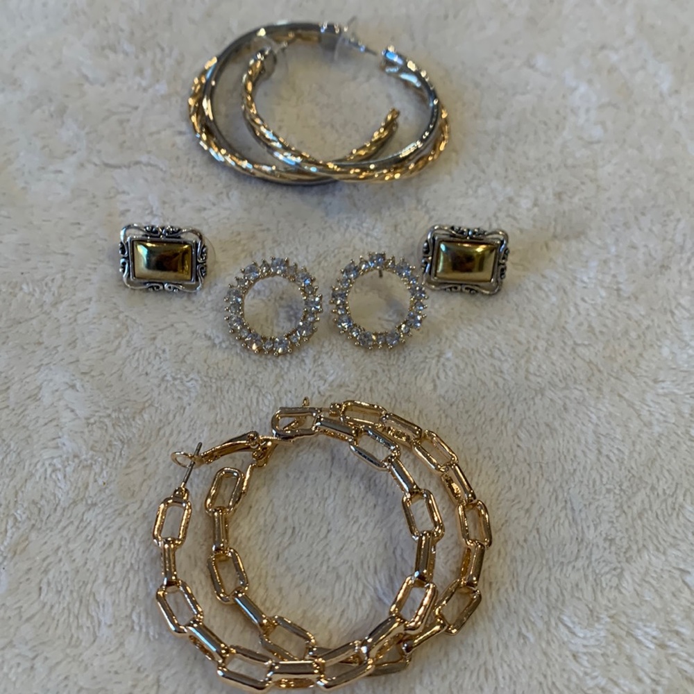 Set a four earrings